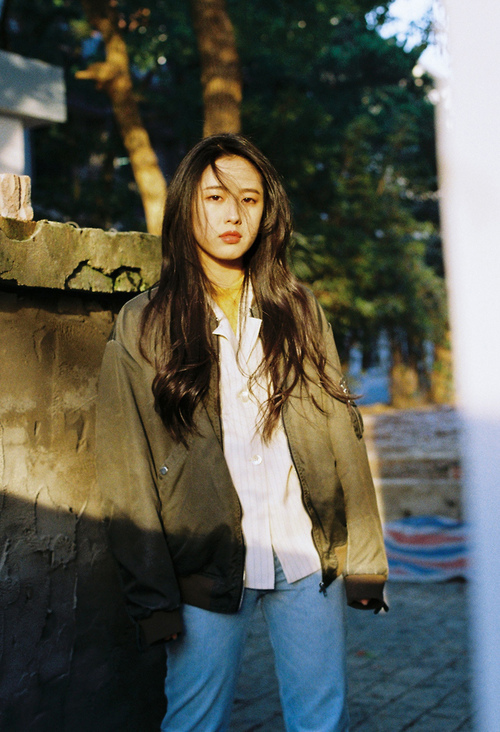 巴林之夜的双重奏,当F1轮胎烟尘遇见卡塞米罗的防守艺术