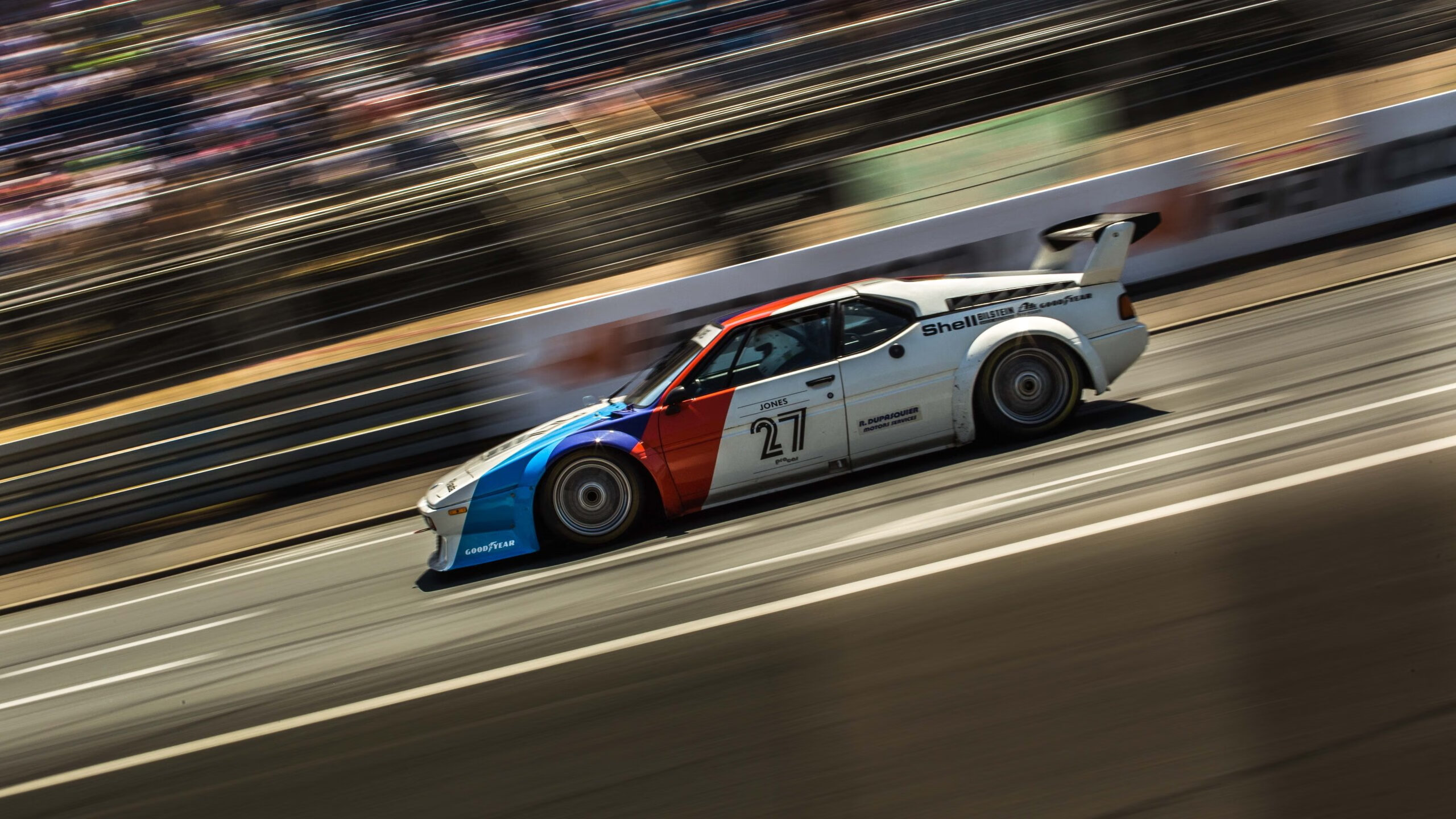 泥泞与殿堂的双重奏,乌克兰的坚忍与弗拉霍维奇的闪耀