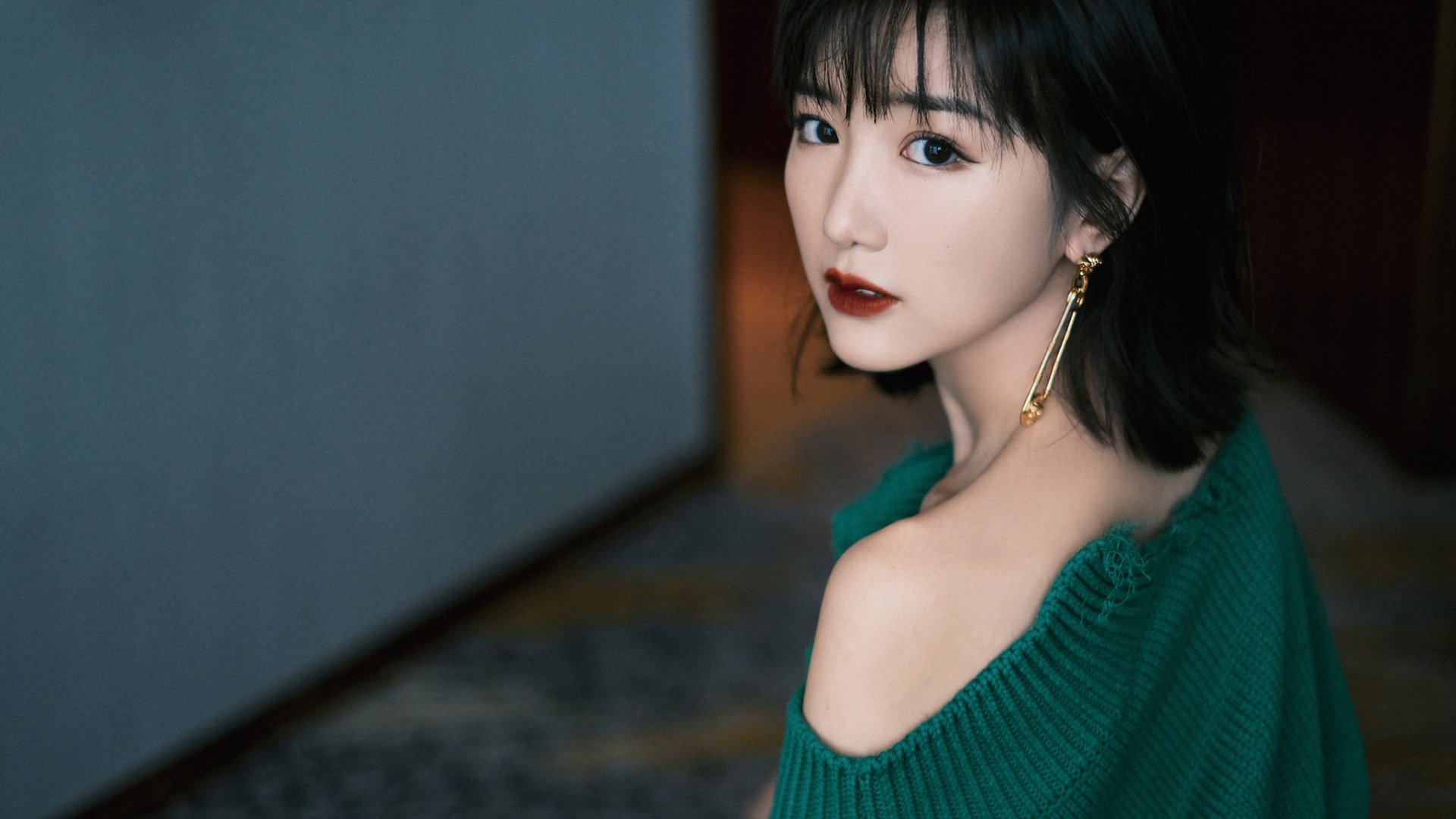 跨洋对话，爱德华兹48分预言成真，凯尔特人爆冷惊醒九冠王广东